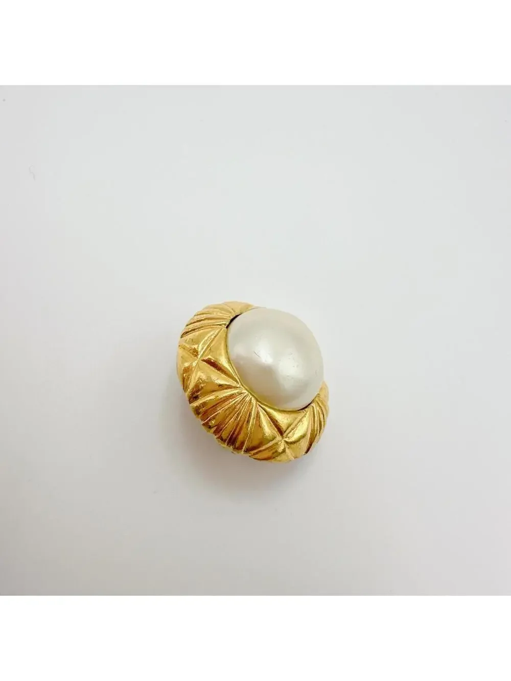 Chanel Vintage Clip-On Earrings Pearl #208318C58B